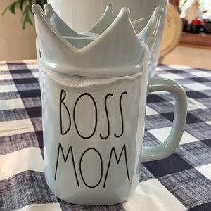 New Rae Dunn Ceramic BOSS MOM Coffee Mug Crown Top
